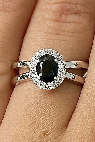Witgouden Saffierring met diamant